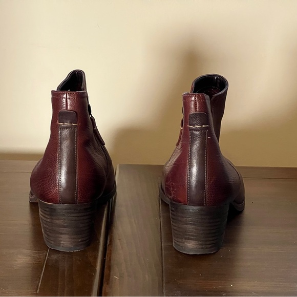 EUC Clark’s Maypearl Ramie size 12 Zip Booties, leather uppers and lining - Picture 4 of 15